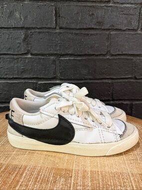 Women’s Nike platform shoes